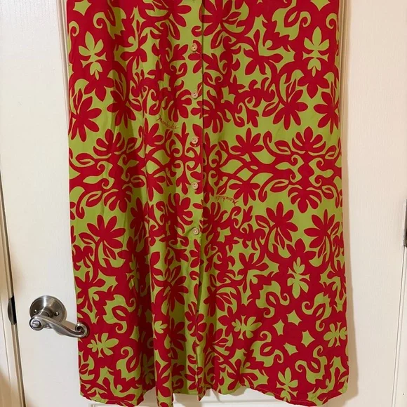 Floral Red and Green Manuheali’i Dress - Picture 4 of 15